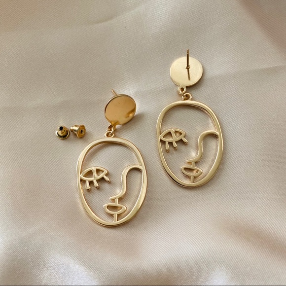 Face Art Metal Drop Earrings in Gold - Picture 5 of 8